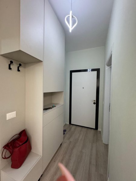 Tirane, jepet me qera apartament 1+1 Kati 9, 55 m² 650 € (Rruga Riza Cerova)