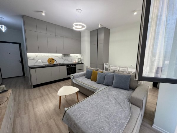 Tirane, jepet me qera apartament 1+1 Kati 9, 55 m² 650 € (Rruga Riza Cerova)
