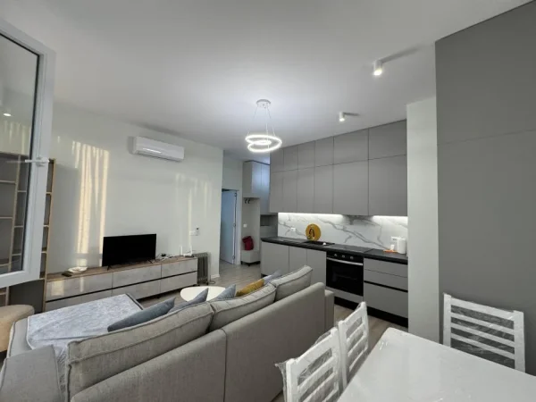 Tirane, jepet me qera apartament 1+1 Kati 9, 55 m² 650 € (Rruga Riza Cerova)