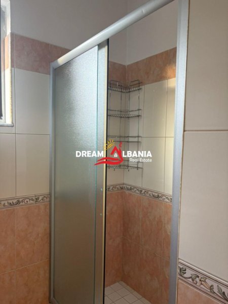 Tirane, jepet me qera apartament 2+1 , 90 m² 600 € (Pallati i Brigadave)