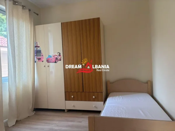 Tirane, jepet me qera apartament 2+1 , 90 m² 600 € (Pallati i Brigadave)