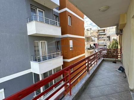 Tirane, shitet apartament 2+1 Kati 3, 107 m² 270.000 € 