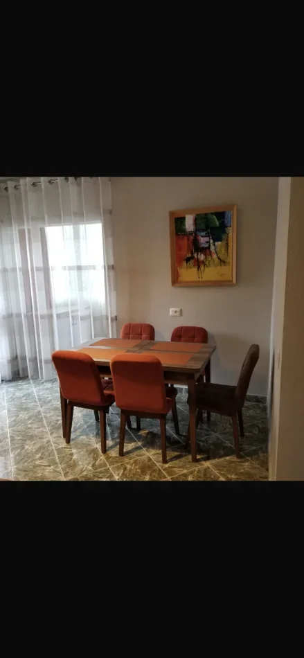 Tirane, jepet me qera apartament 2+1 Kati 1, 75 m² 600 € 