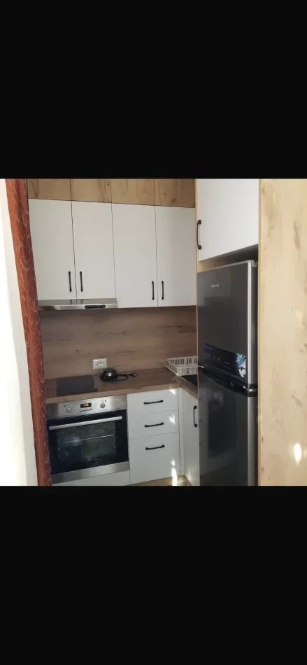 Tirane, jepet me qera apartament 2+1 Kati 1, 75 m² 600 € 