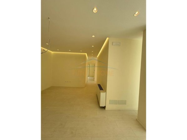 Tirane, shitet apartament 3+1+Ballkon Kati 5, 146 m² 180.000 € (Tufine)
