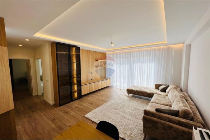 Tirane, jepet me qera apartament 2+1+Aneks+Ballkon Kati 3, 115 m² 900 € (Kompleksi FZ)