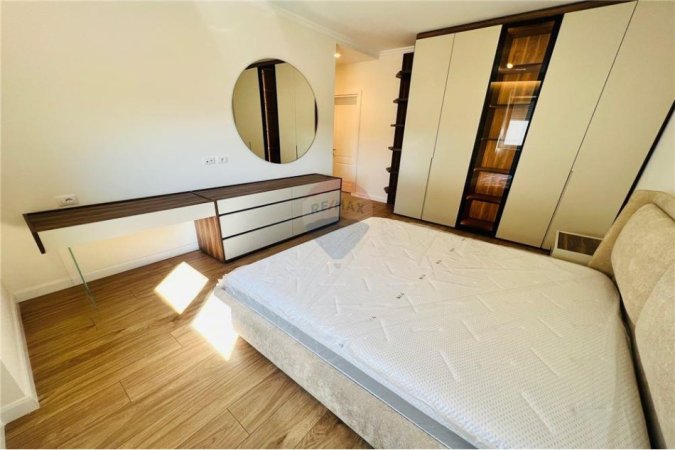 Tirane, jepet me qera apartament 2+1+Aneks+Ballkon Kati 3, 115 m² 900 € (Kompleksi FZ)