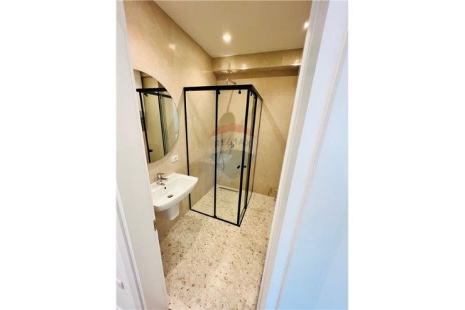 Tirane, jepet me qera apartament 2+1+Aneks+Ballkon Kati 3, 115 m² 900 € (Kompleksi FZ)