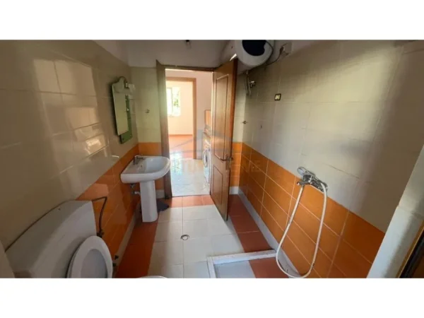 Tirane, shitet apartament 1+1 Kati 0, 59 m² 92.000 € (Rruga Irfan Tomini)