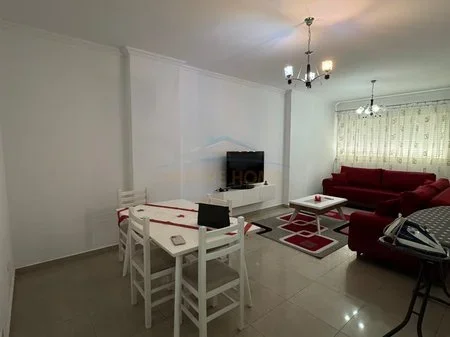 Tirane, jepet me qera apartament 3+1 Kati 4, 115 m² 700 € 