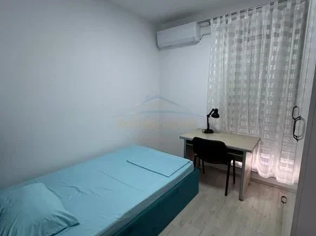 Tirane, jepet me qera apartament 3+1 Kati 4, 115 m² 700 € 
