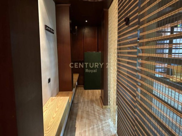 Tirane, jepet me qera ambjent biznesi Kati 0, 110 m² 800 € (PRANE SHKOLLES BAJRAM CURRI)