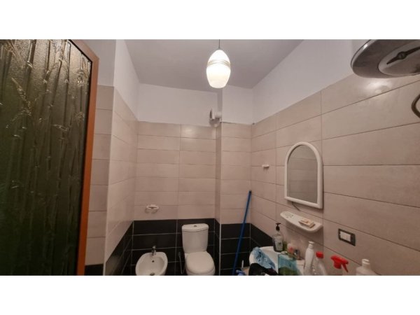Tirane, jepet me qera apartament 2+1 Kati 6, 84 m² 480 € 