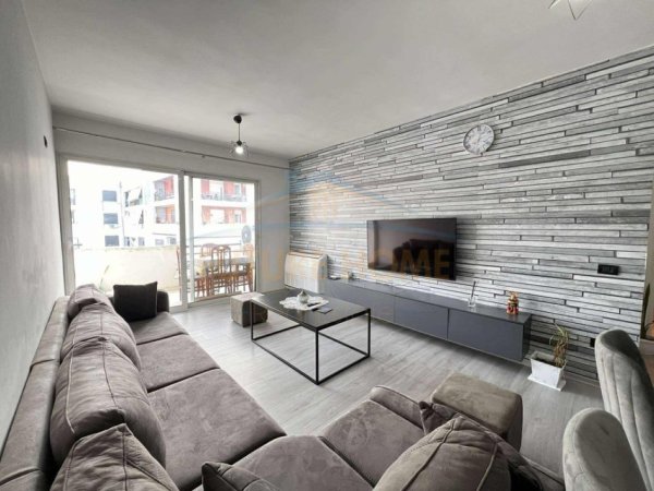Tirane, shitet apartament 1+1 Kati 7, 81 m² 118.000 € (Unaza e re)