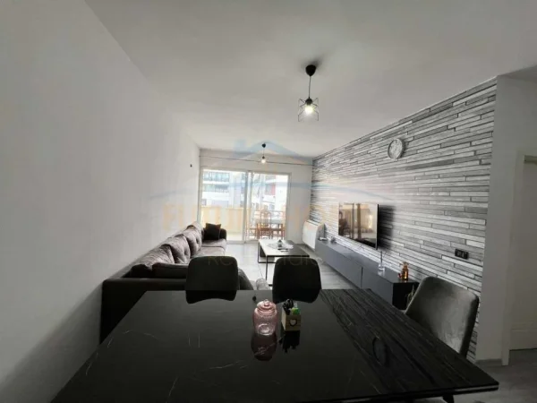 Tirane, shitet apartament 1+1 Kati 7, 81 m² 118.000 € (Unaza e re)