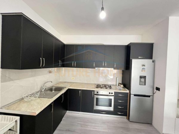 Tirane, shitet apartament 1+1 Kati 7, 81 m² 118.000 € (Unaza e re)