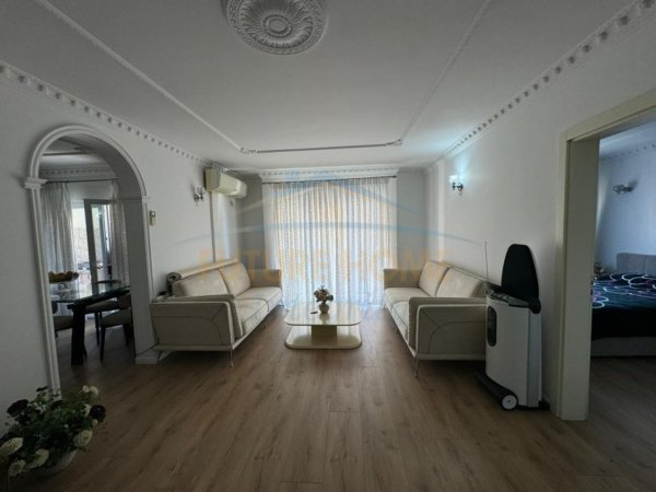 Tirane, shitet apartament 3+1+Ballkon Kati 7, 122 m² 195.000 € (Laprake)