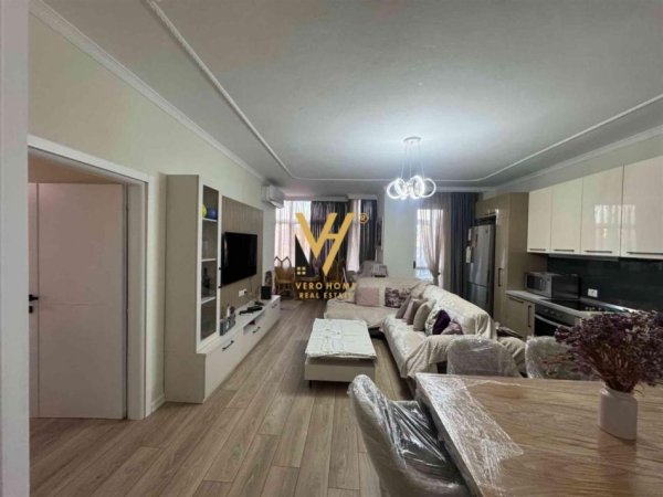Tirane, jepet me qera apartament 3+1+Ballkon Kati 3, 100 m² 1.050 € (GJYKATA)