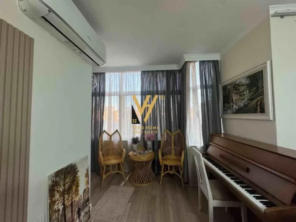 Tirane, jepet me qera apartament 3+1+Ballkon Kati 3, 100 m² 1.050 € (GJYKATA)