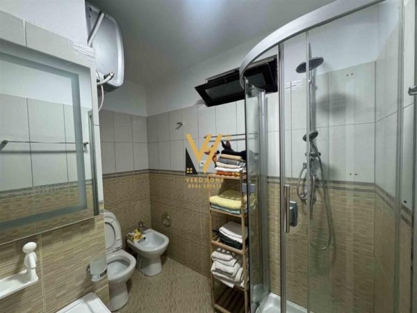 Tirane, jepet me qera apartament 3+1+Ballkon Kati 3, 100 m² 1.050 € (GJYKATA)
