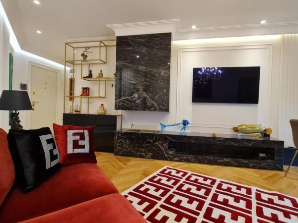 Tirane, shitet apartament 2+1+Ballkon Kati 2, 165 m² (Kopshti Botanik)