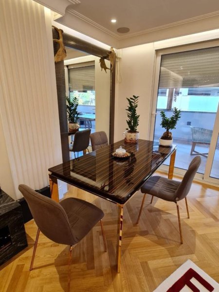 Tirane, shitet apartament 2+1+Ballkon Kati 2, 165 m² (Kopshti Botanik)