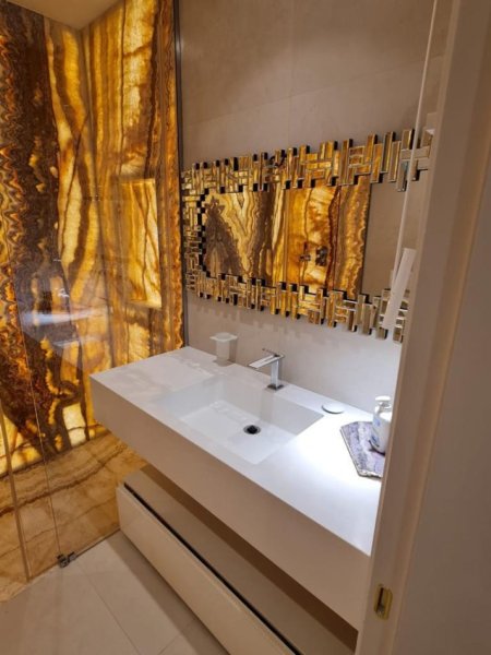 Tirane, shitet apartament 2+1+Ballkon Kati 2, 165 m² (Kopshti Botanik)