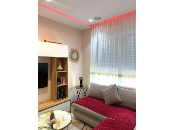 Tirane, jepet me qera apartament 2+1 Kati 3, 96 m² 600 € (Mangalem 21)