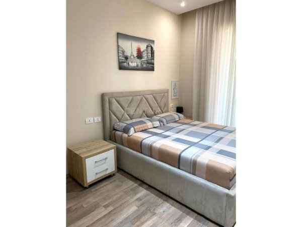 Tirane, jepet me qera apartament 2+1 Kati 3, 96 m² 600 € (Mangalem 21)