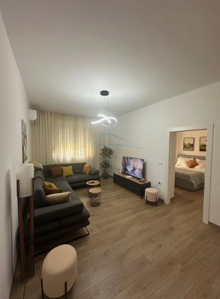 Tirane, jepet me qera apartament 2+1 Kati 2, 88 m² 950 € (Rruga e Durresit)