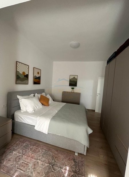 Tirane, jepet me qera apartament 2+1 Kati 2, 88 m² 950 € (Rruga e Durresit)