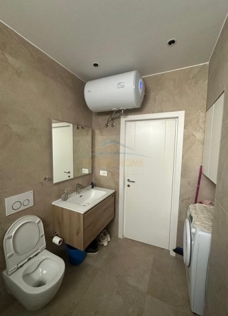 Tirane, jepet me qera apartament 2+1 Kati 2, 88 m² 950 € (Rruga e Durresit)