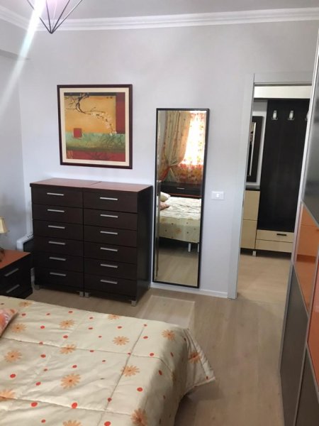 Tirane, jepet me qera apartament 3+1 Kati 6, 124 m² 1.100 € (Piazza, Qendër)