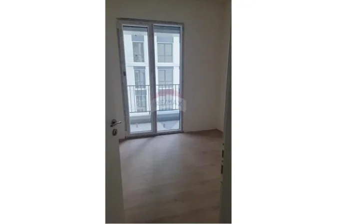 Tirane, jepet me qera apartament 1+1+Ballkon Kati 3, 65 m² 500 € (Komuna e Parisit)