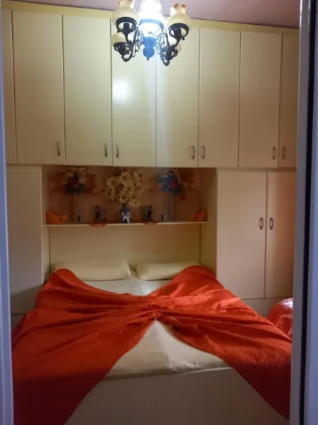 Tirane, jepet me qera apartament 1+1 Kati 4, 510 € 