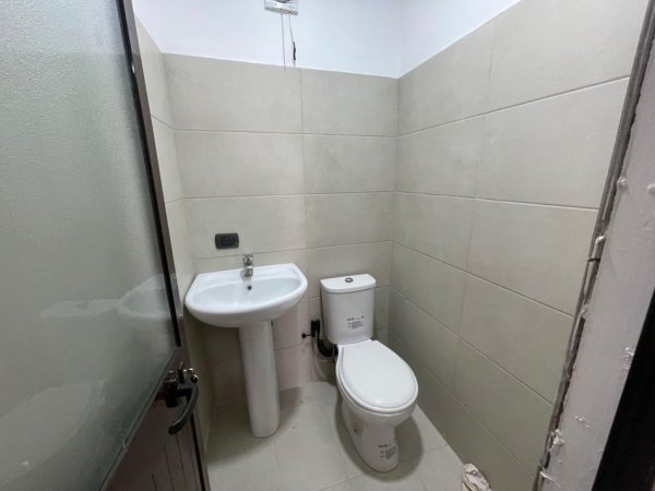 Tirane, jepet me qera shtepi 3+1+Ballkon Kati 2, 150 m² 750 € (Rruga Mihal Grameno)