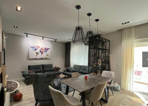 Tirane, shitet apartament 2+1 , 102 m² 255.000 € (Liqeni i Thatë)