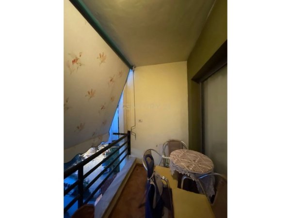 Tirane, jepet me qera apartament 2+1 Kati 4, 90 m² 500 € (Shkolla e Bashkuar)