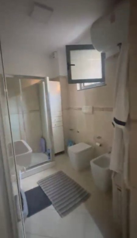 Ambient me Qira për Zyra – Rruga Fortuzi (Rruga Fortuzi)