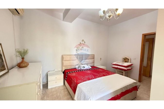 Tirane, jepet me qera apartament 3+1+Aneks Kati 3, 138 m² 700 € (Rruga Muhamet Gjollesha)