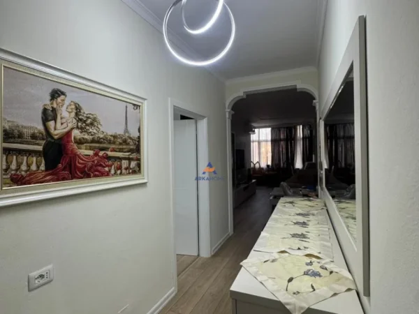 Tirane, jepet me qera apartament 3+1+Ballkon Kati 3, 100 m² 1.050 € (stadiumi dinamo)