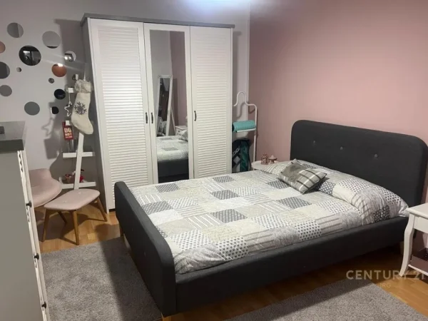 Tirane, jepet me qera apartament 2+1 Kati 3, 120 m² 1.200 € 