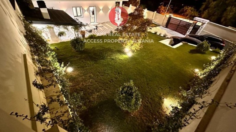 Tirane, jepet me qera Vile 4+1+Aneks+Ballkon Kati 0, 190 m² (Mullet)