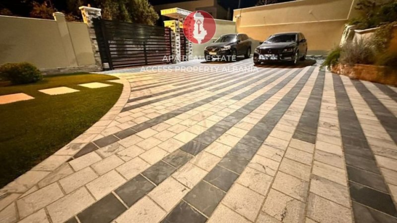 Tirane, jepet me qera Vile 4+1+Aneks+Ballkon Kati 0, 190 m² (Mullet)