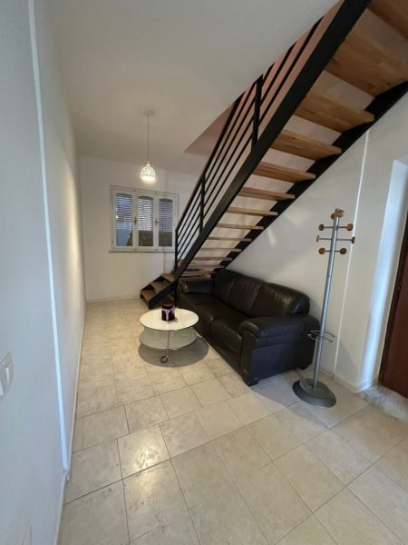 Tirane, jepet me qera apartament 2+1 Kati 3, 700 € 