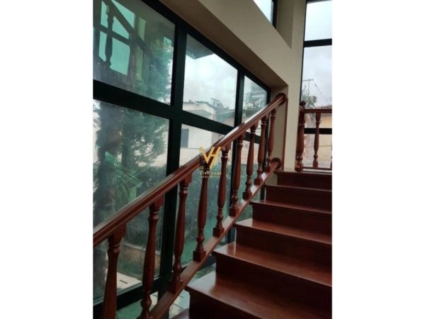 Tirane, jepet me qera Vile 3 Katshe Kati 0, 410 m² 2.500 € (BLLOKU I VILAVE)