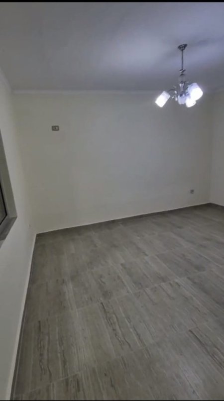 Tirane, jepet me qera apartament 1+1 Kati 4, 410 € 