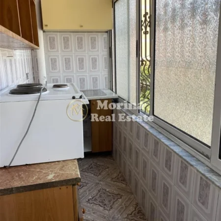 Tirane, jepet me qera apartament 3+1 Kati 2, 120 m² 600 € (Rruga Bardhyl)