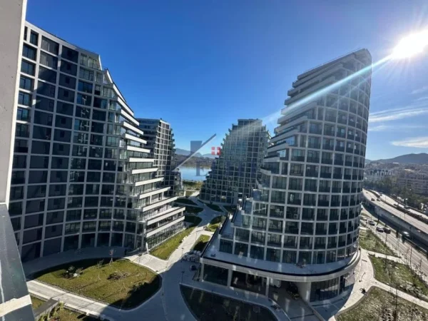 Tirane, shitet apartament 3+1+Ballkon Kati 5, 193 m² 650.000 € (Lake View)