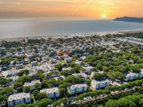 Durres, shitet Vile 3+1+Aneks+Ballkon , 223 m² 550.000 € (Gjiri i Lalezit)